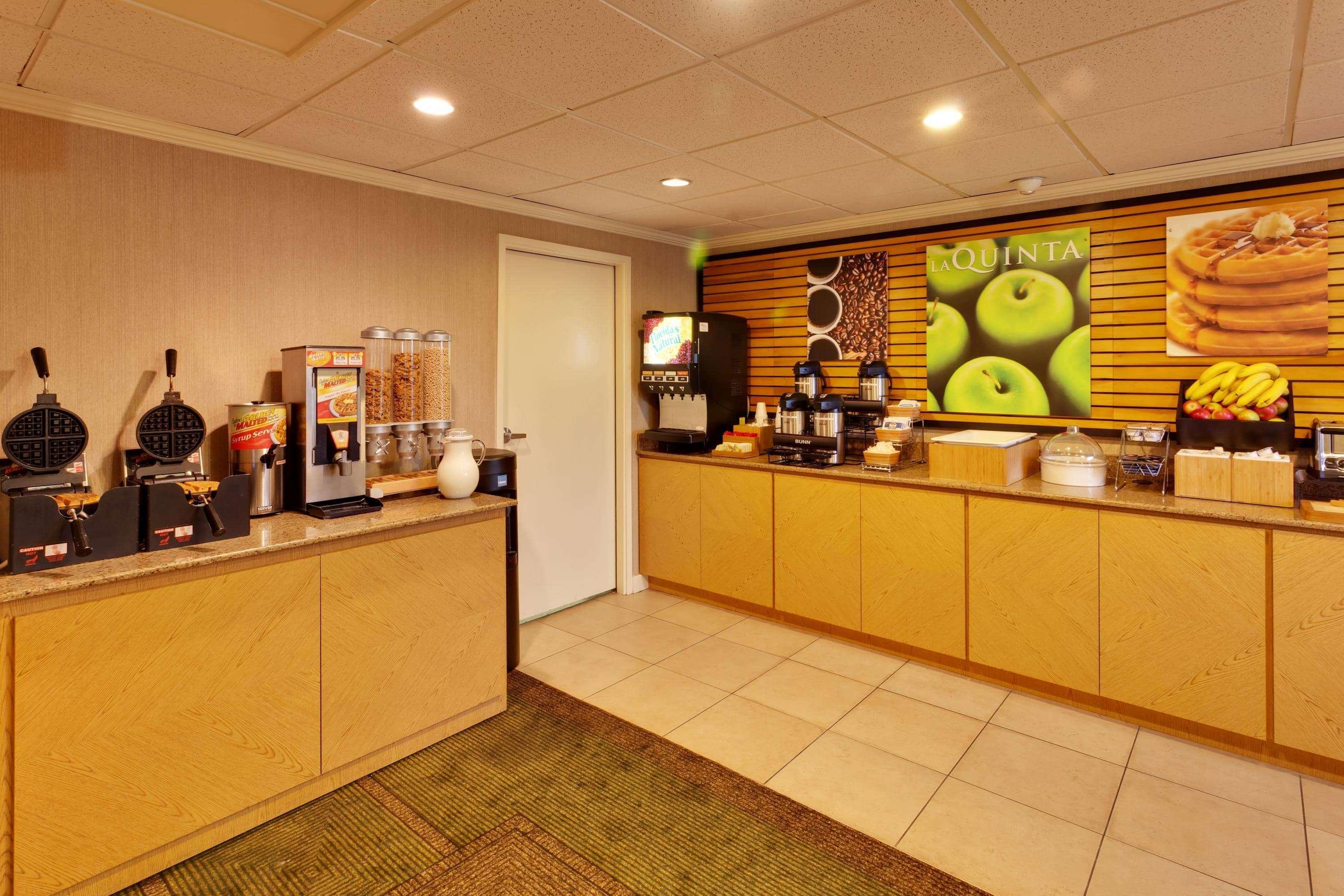 La Quinta By Wyndham Plattsburgh Exterior foto